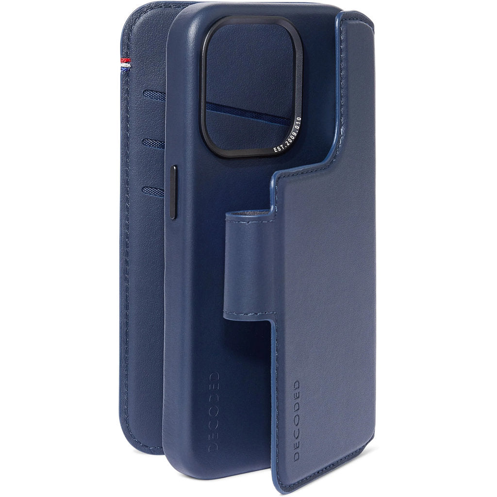 Decoded Leather Detachable Wallet Apple iPhone 15 Pro Navy