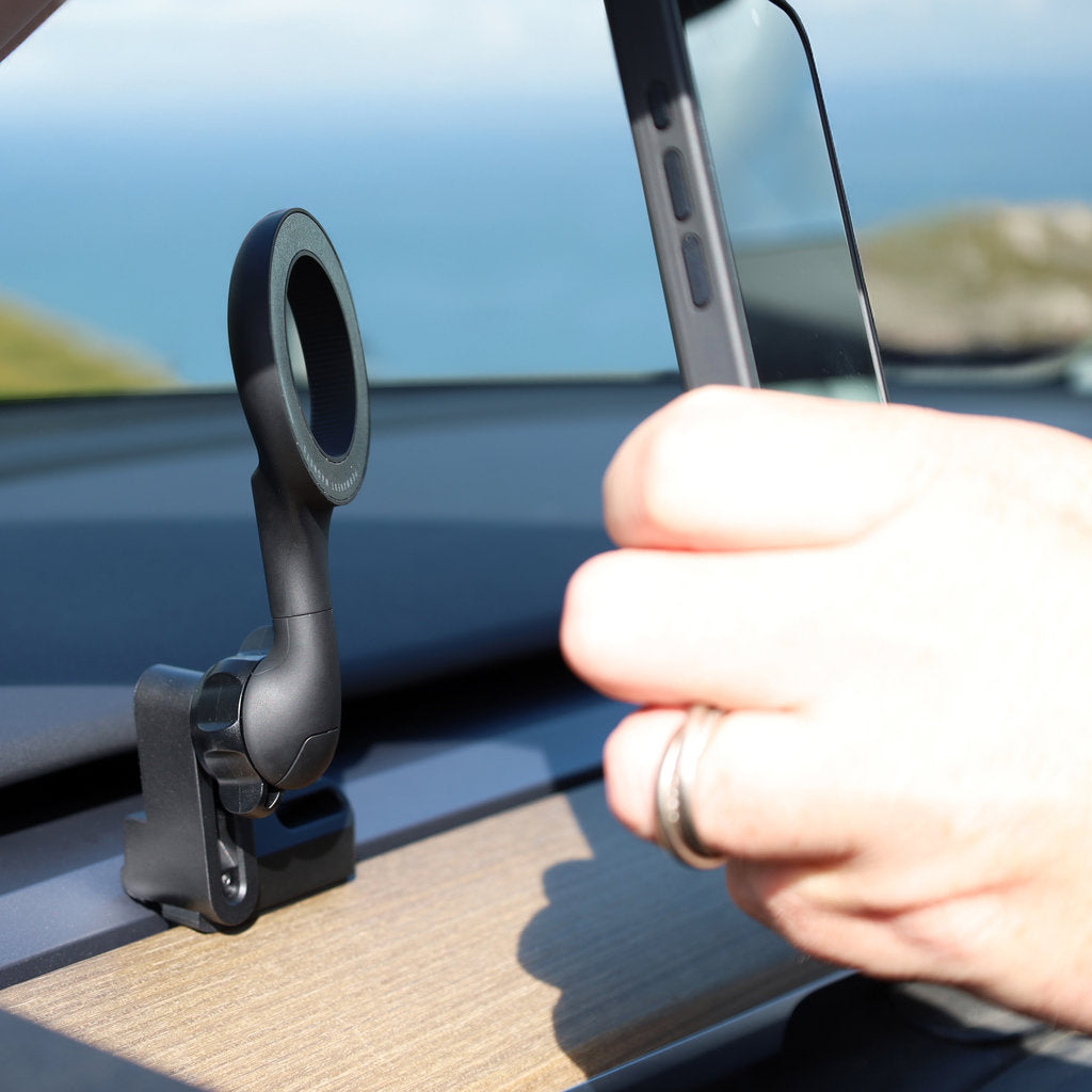 Mobiparts Magnetic Air Vent Holder for Tesla Black