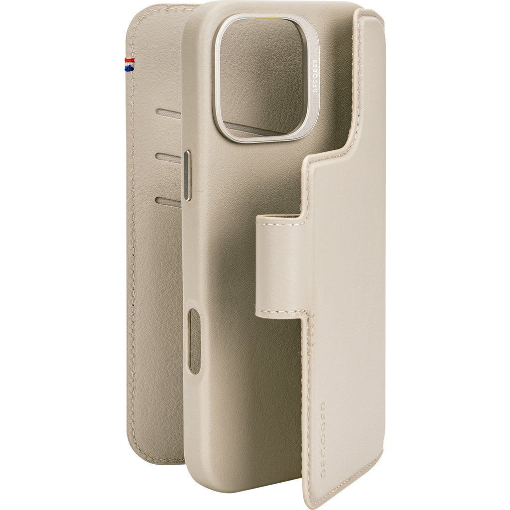 Decoded Leather Detachable Wallet Apple iPhone 16 Pro Max Clay