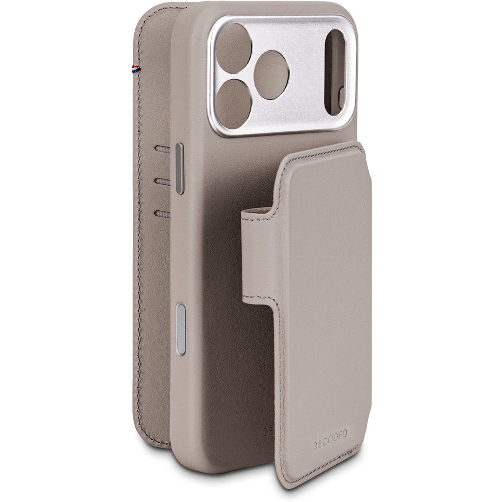 Decoded Leather Detachable Wallet Apple iPhone 17 Pro Max Solid Clay